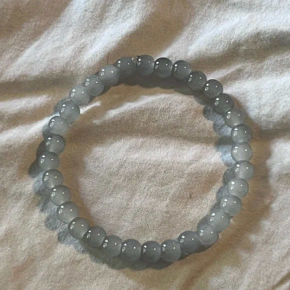 Handmade Elegant Silver Gray Beaded Bracelet, Size 7” - Picture 3 of 3